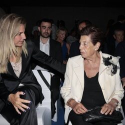 Arantxa Sánchez Vicario y su madre en la entrega del Premio María de Villota