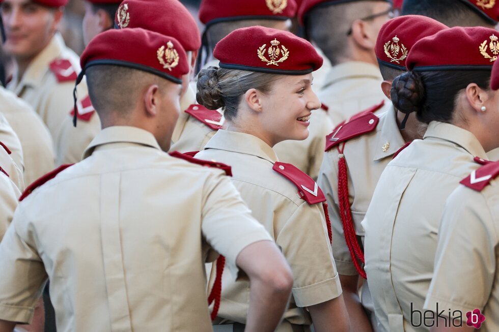 La Princesa Leonor, muy sonriente en su presentación a la Virgen del Pilar como dama cadete