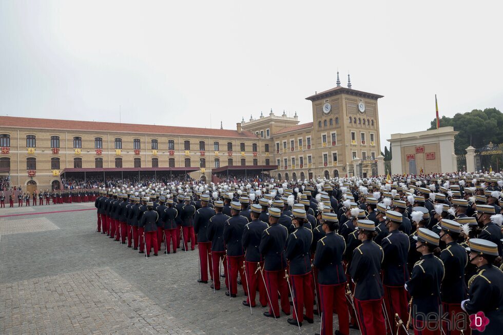 La Princesa Leonor con los demás cadetes en su Jura de Bandera en la Academia General Militar