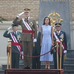 Los Reyes Felipe y Letizia y la Ministra de Defensa en la Jura de Bandera de la Princesa Leonor