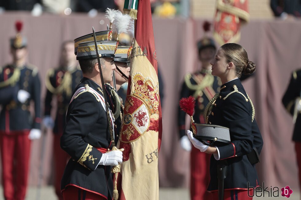 La Princesa Leonor ante la Bandera de España en su Jura de Bandera