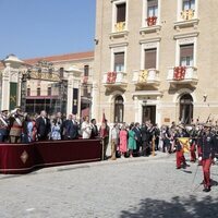 Los Reyes Felipe Letizia contemplan el desfile militar en la Jura de Bandera de la Princesa Leonor