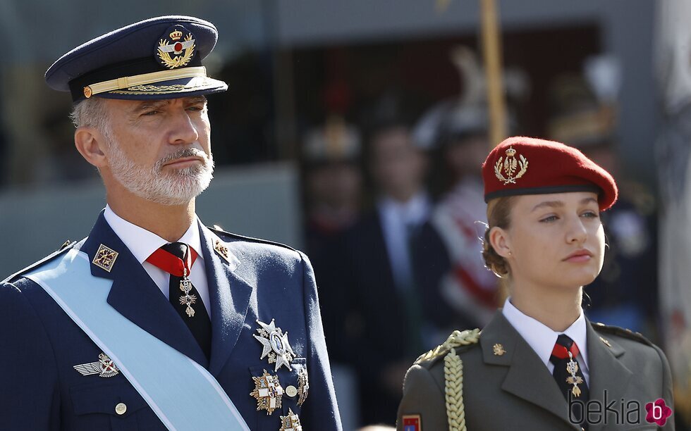El Rey Felipe VI y la Princesa Leonor durante el homenaje a los caídos en el Día de la Hispanidad 2023