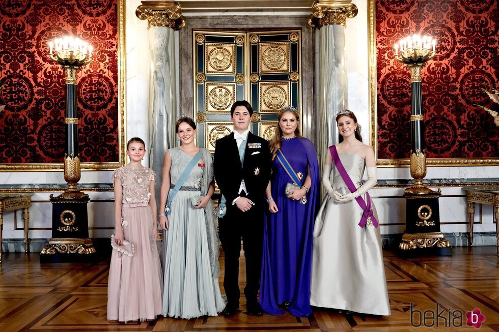 Estelle de Suecia, Ingrid Alexandra de Noruega, Christian de Dinamarca, Amalia de Holanda y Elisabeth de Bélgica