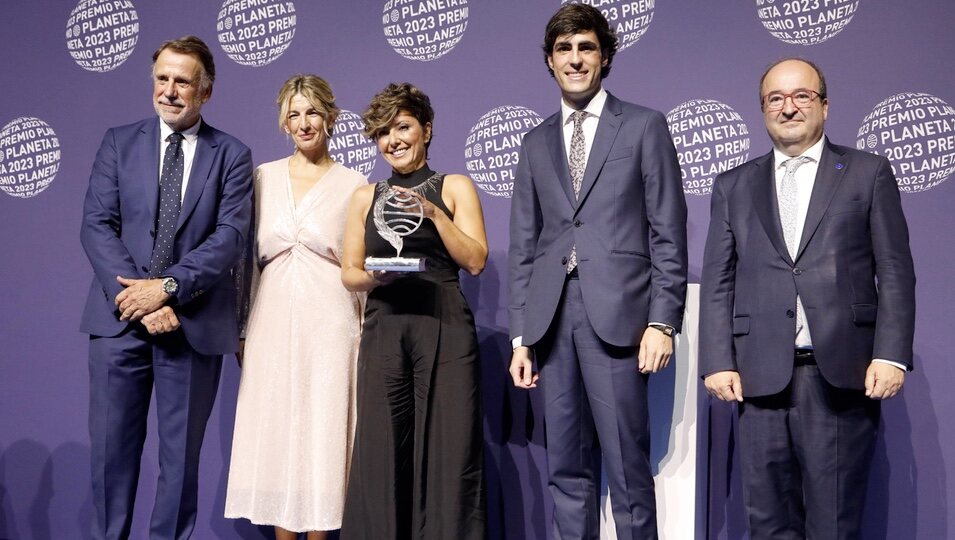 José Crehueras, Yolanda Díaz, Sonsoles Ónega, Alfonso Goizueta y Miquel Iceta en el Premio Planeta 2023