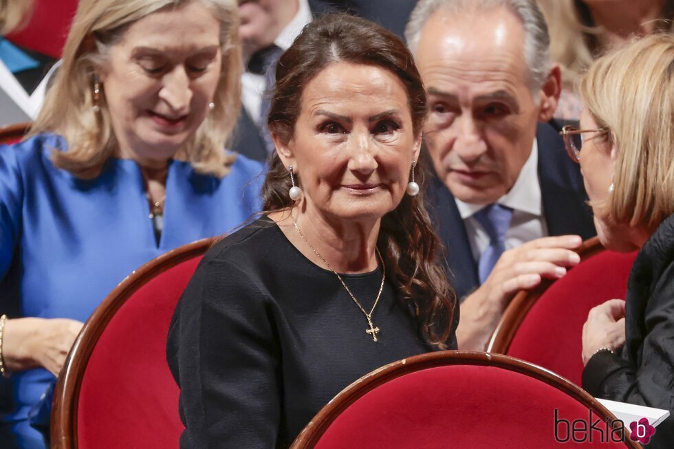 Paloma Rocasolano con la Cruz de la Victoria de Asturias en los Premios Princesa de Asturias 2023