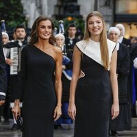 La Reina Letizia y la Infanta Sofía en los Premios Princesa de Asturias 2023