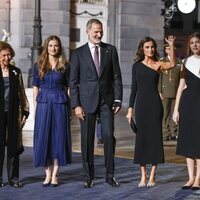 La Familia Real a la salida de los Premios Princesa de Asturias 2023