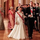 Haakon de Noruega, Sonia de Noruega con la Tiara de Perlas de la Reina Maud, Mette-Marit de Noruega con la Tiara de Amatistas y Astrid de Noruega