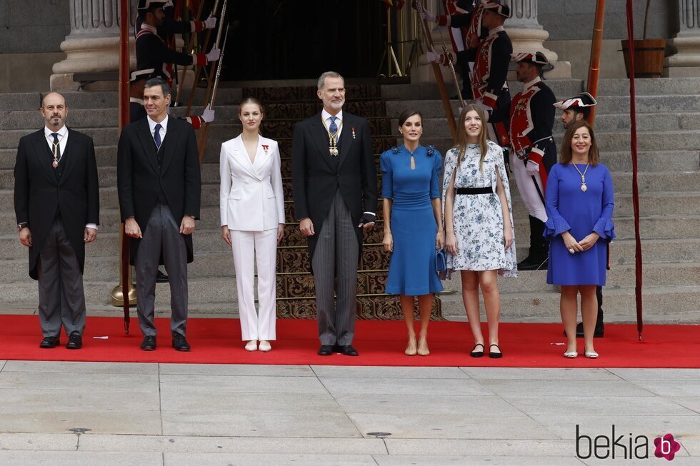 Los Reyes Felipe y Letizia, la Princesa Leonor, la Infanta Sofía y Pedro Sánchez en el Congreso