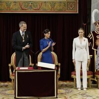 Los Reyes y la Infanta Sofía aplauden a la Princesa Leonor tras Jurar la Constitución