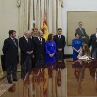 La Infanta Sofía firma en el Libro de Honor del Congreso en la Jura de la Princesa Leonor