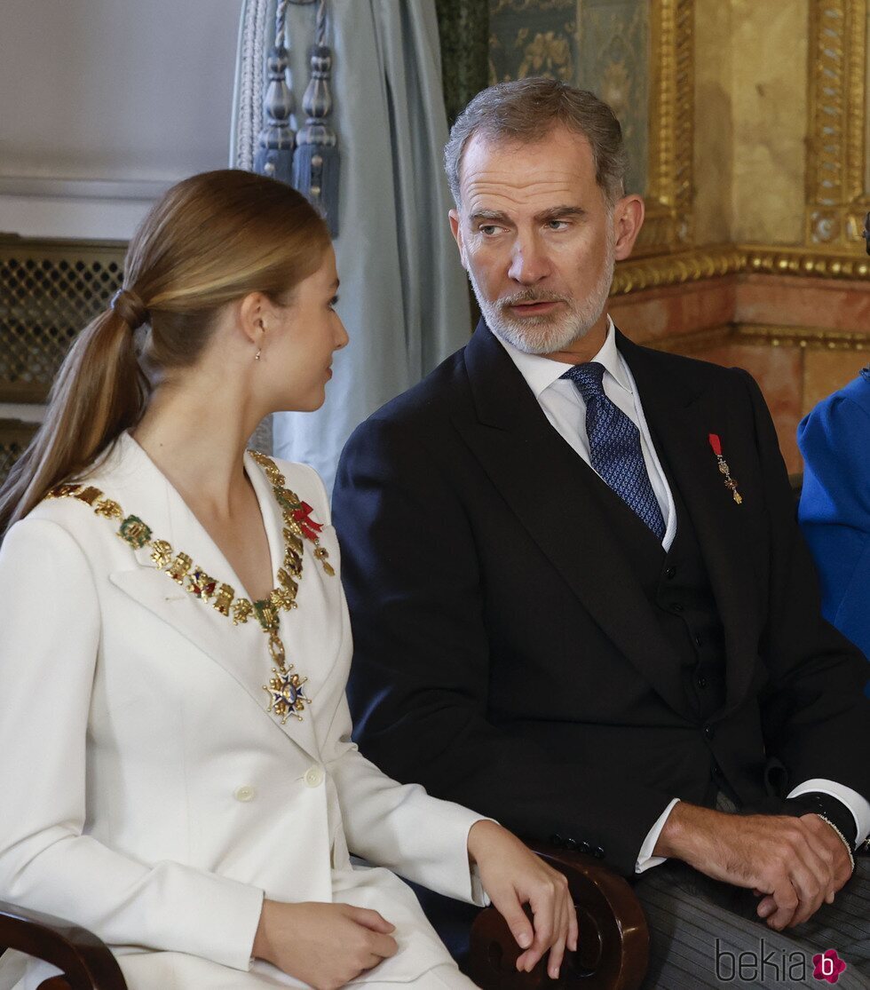 El Rey Felipe y la Princesa Leonor en la entrega del Collar de la Orden de Carlos III