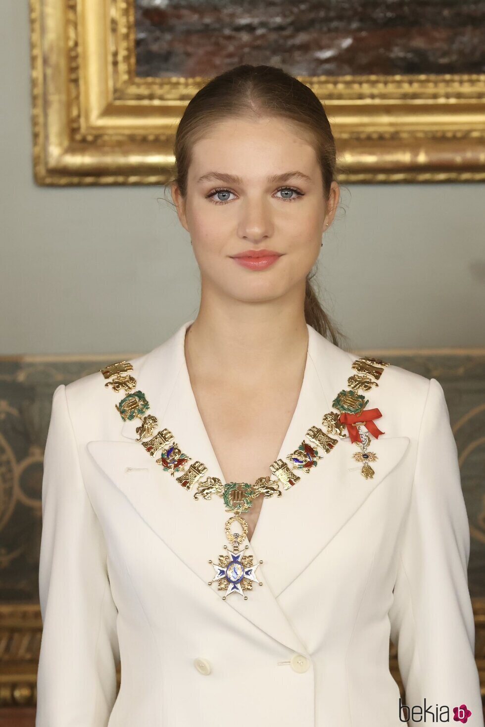 Foto oficial de la Princesa Leonor con el Collar de la Orden de Carlos III