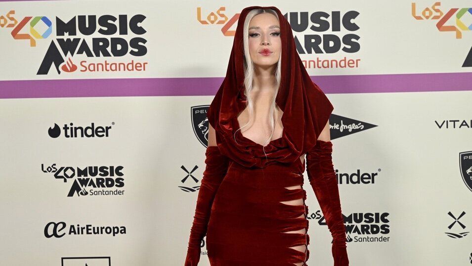 Lola Índigo en la alfombra roja de Los 40 Music Awards 2023
