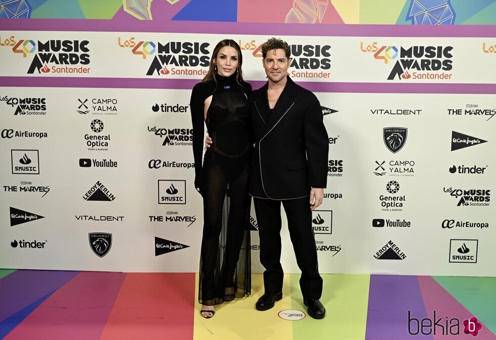 David Bisbal y Rosanna Zanetti en la alfombra roja de Los 40 Music Awards 2023