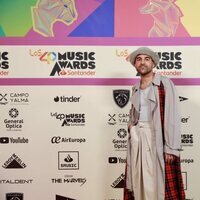 Nil Moliner en la alfombra roja de Los 40 Music Awards 2023