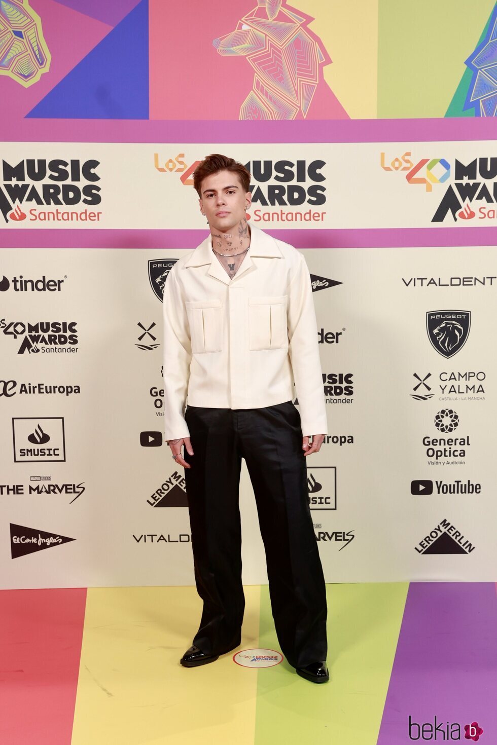 Víctor Pérez en la alfombra roja de Los 40 Music Awards 2023