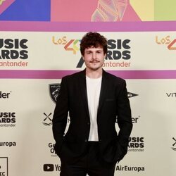 Miki Núñez en la alfombra roja de Los 40 Music Awards 2023