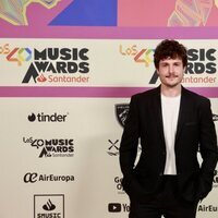 Miki Núñez en la alfombra roja de Los 40 Music Awards 2023