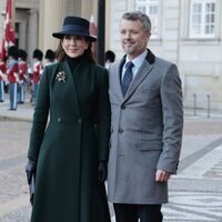 Federico y Mary de Dinamarca en la ceremonia de bienvenida a los Reyes Felipe y Letizia en Amalienborg