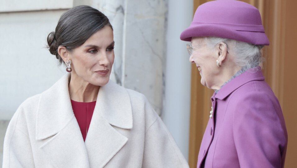 La Reina Letizia y Margarita de Dinamarca en la ceremonia de bienvenida a los Reyes Felipe y Letizia en Amalienborg