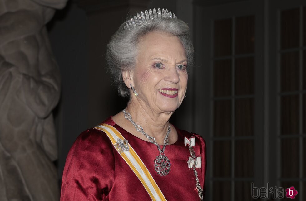 Benedicta de Dinamarca con la Tiara Fringe zu Sayn-Wittgenstein-Berleburg  la cena de gala por la Visita de Estado de los Reyes de España a Dinamarc