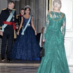 Margarita de Dinamarca recibe a los Reyes Felipe y Letizia en la cena de gala por su Visita de Estado a Dinamarca