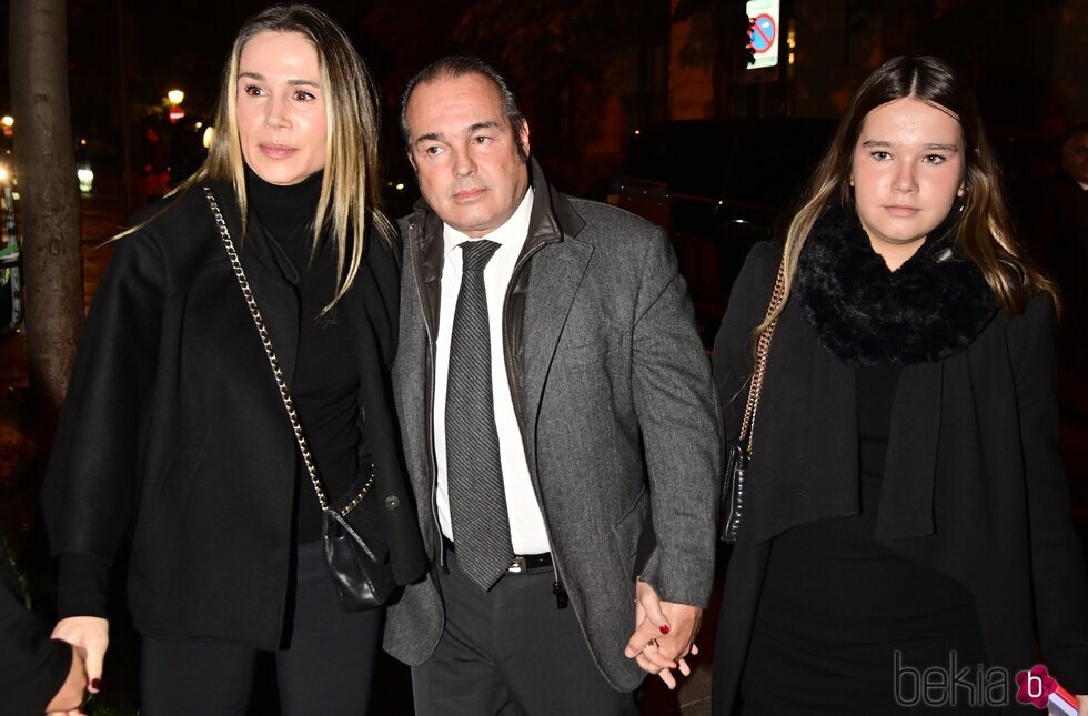 Borja Fernández de la Riva en la misa funeral de su padre Fernando Fernández Tapias