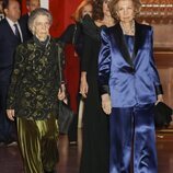 La Reina Sofía e Irene de Grecia en el Premio BMW de Pintura y concierto a beneficio de Mundo en Armonía