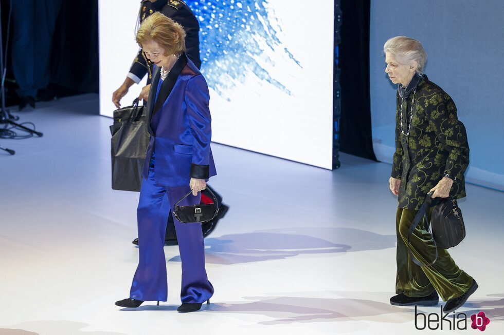La Reina Sofía, seguida de Irene de Grecia en el Premio BMW de Pintura y concierto a beneficio de Mundo en Armonía