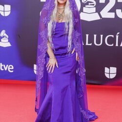 Lola Índigo en la alfombra roja de los Grammy Latinos 2023