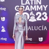 Eva González en la alfombra roja de los Grammy Latinos 2023