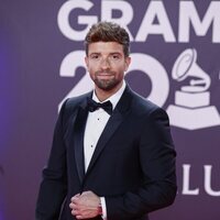 Pablo Alborán en la alfombra roja de los Grammy Latinos 2023