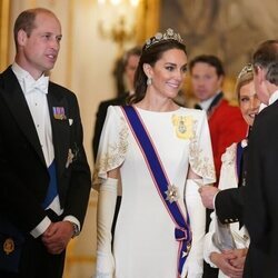 El Príncipe Guillermo y Kate Middleton en una cena de gala