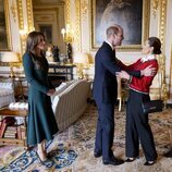 El Príncipe Guillermo y Victoria de Suecia se saludan en presencia de Kate Middleton y Daniel de Suecia