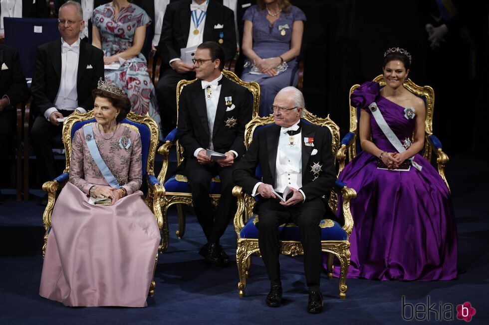 Carlos Gustavo y Silvia de Suecia y Victoria y Daniel de Suecia en los Premios Nobel 2023