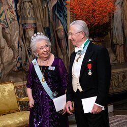 Cristina de Suecia y Tord Magnuson en la cena a los premiados con el Nobel 2023