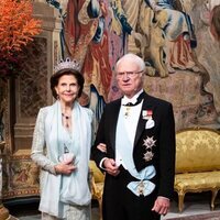 Carlos Gustavo y Silvia de Suecia en la cena a los premiados con el Nobel 2023