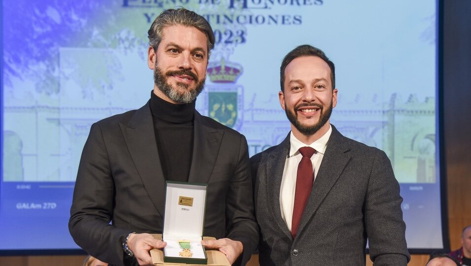 René Ramos recibe la Medalla de Oro en Camas