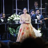 Isabel Pantoja da las gracias al público en su concierto en Barcelona de su Gira 50 Aniversario