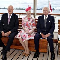 Harald de Noruega, Margarita de Dinamarca y Carlos Gustavo de Suecia en el 50 aniversario de reinado de Margarita de Dinamarca