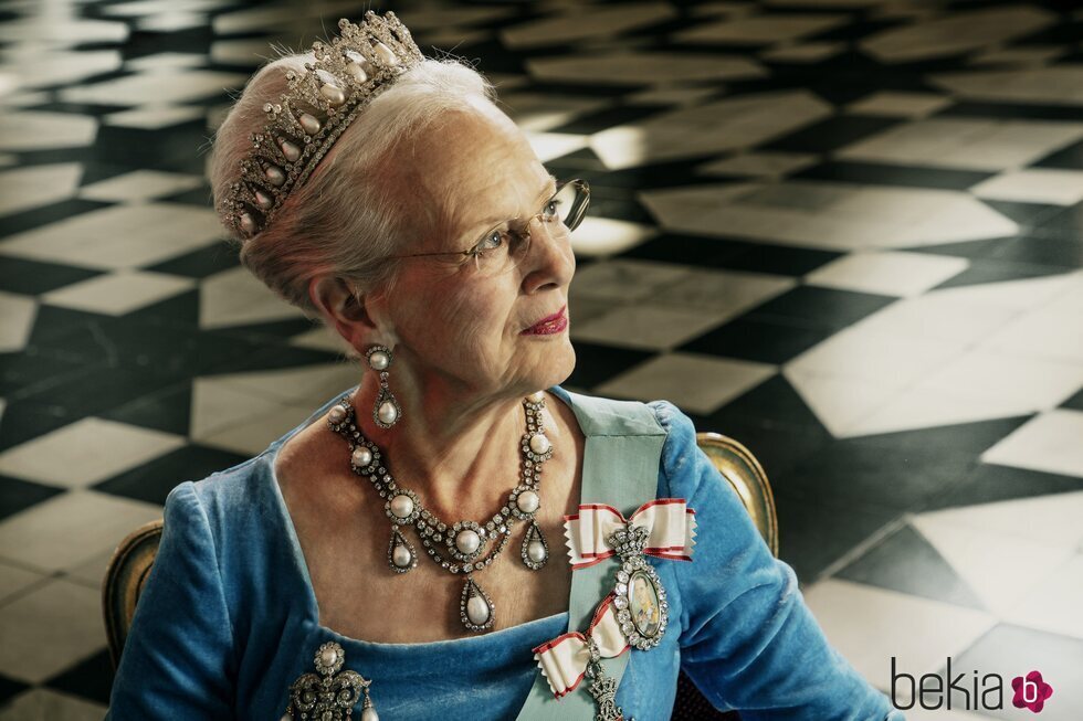 Retrato oficial de la Reina Margarita de Dinamarca con motivo de abdicación