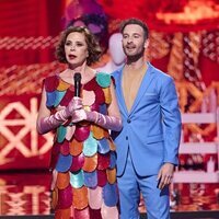 Ágatha Ruiz de la Prada y el bailarín Roberto durante la valoración del jurado de 'Bailando con las estrellas'