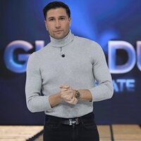 Posado de Gianmarco Onestini en el primer debate de 'GH DÚO 2'