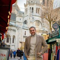 Máximo Huerta, muy sonriente en Montmartre