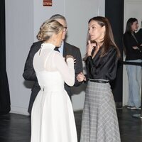 La Reina Letizia y Yolanda Díaz hablando en el acto por el Día Mundial contra el Cáncer