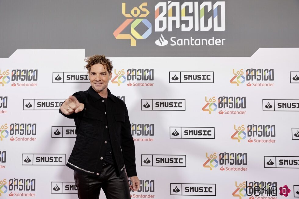 David Bisbal posando en el photocall de su concierto Los 40 Básico Santander