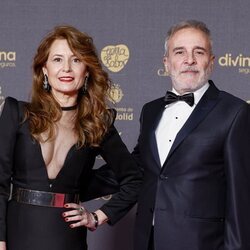 Fernando Guillén Cuervo y su pareja, en la alfombra roja de los Premios Goya 2024