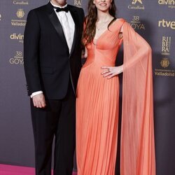 Alberto Ammann y Clara Méndez Leite en la alfombra roja de los Premios Goya 2024